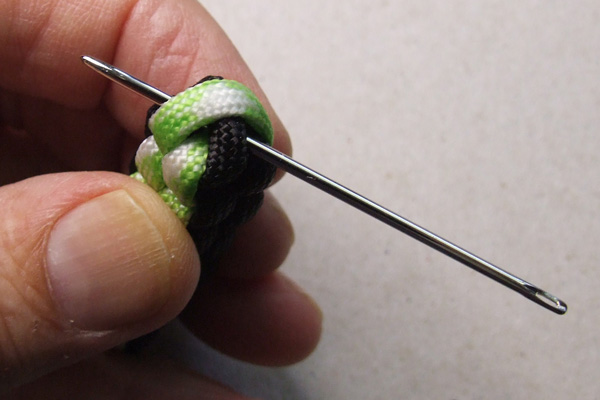 A blunt needle helping with ropework